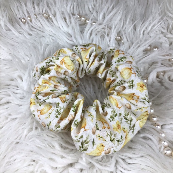 🐣 4 for $16 SCRUNCHIE (Baby Chick) / MATCH WITH YOUR FUR BABIES 🐣 - Picture 3 of 14